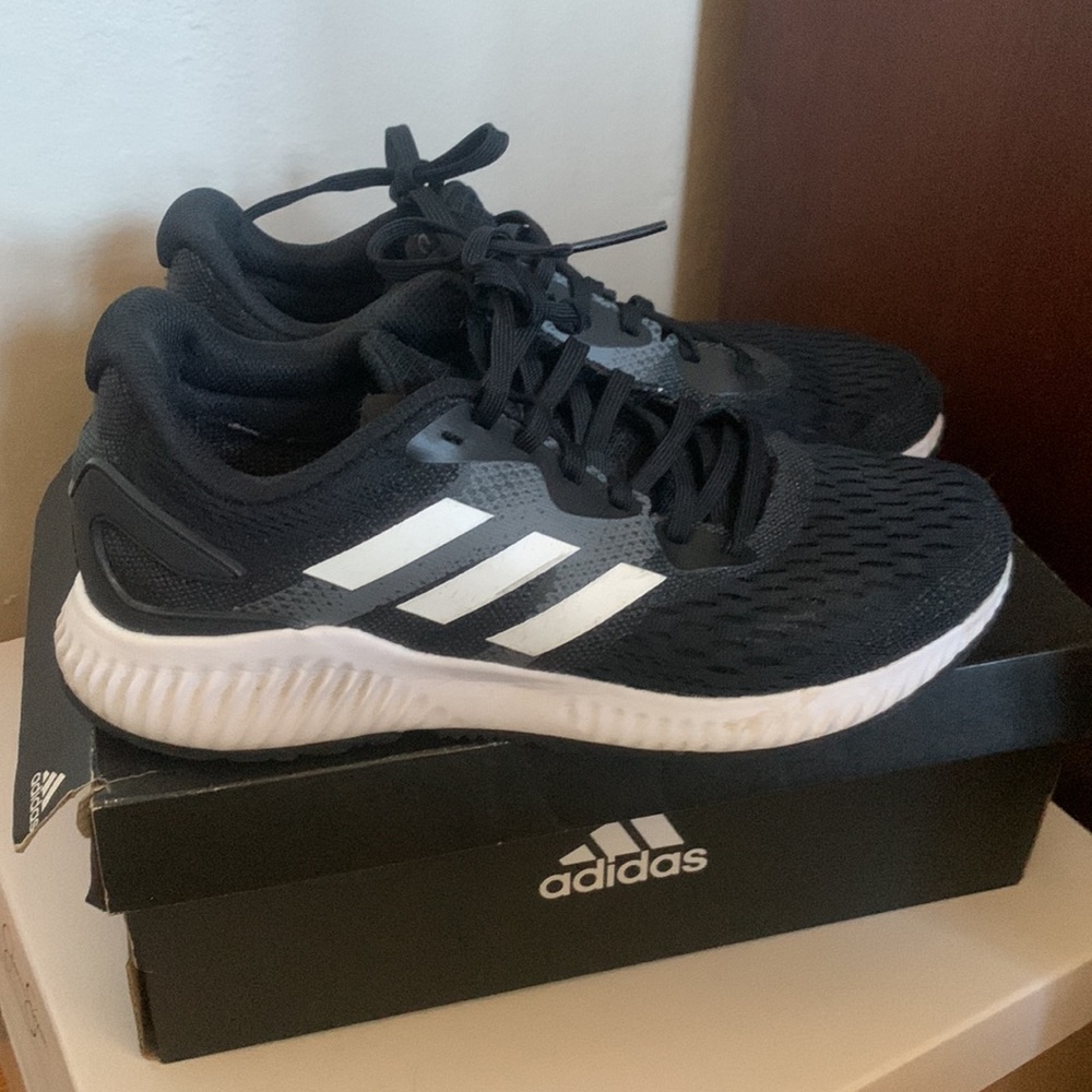 Womens Adidas Aerobounce Running Shoes-Size 7